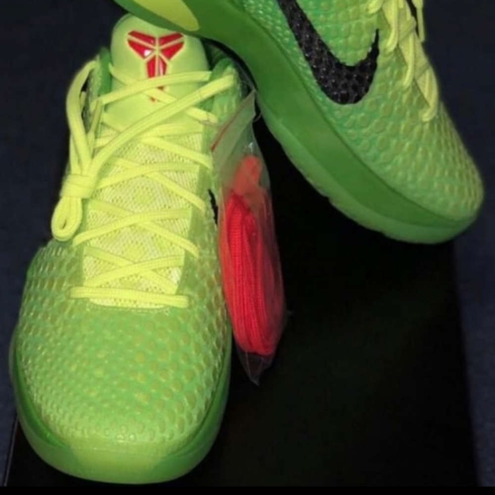 Kobe grinch